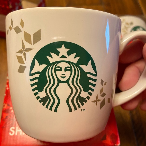 Set of four Starbucks cups - Picture 2 of 4